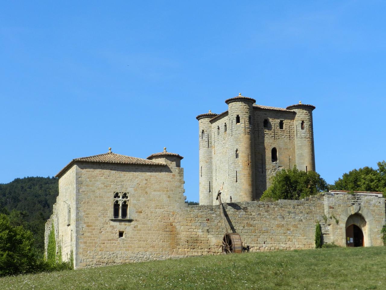 Château d'Arques (à 31km)